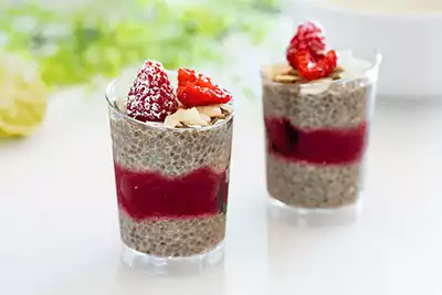 Vanilijev-chia-puding-z-malino-1.png.webp